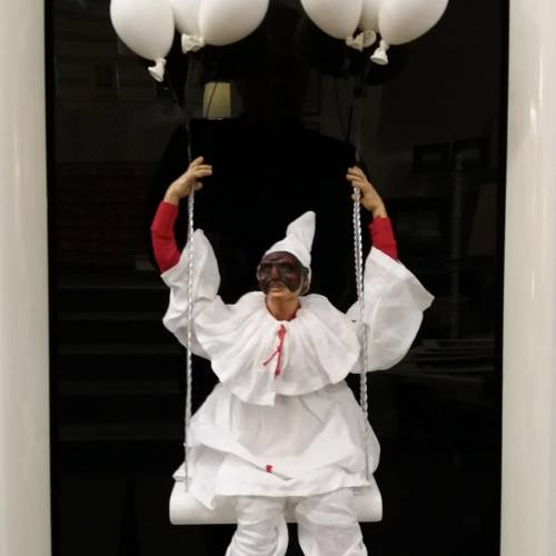 PULCINELLA SULL'ALTALENA